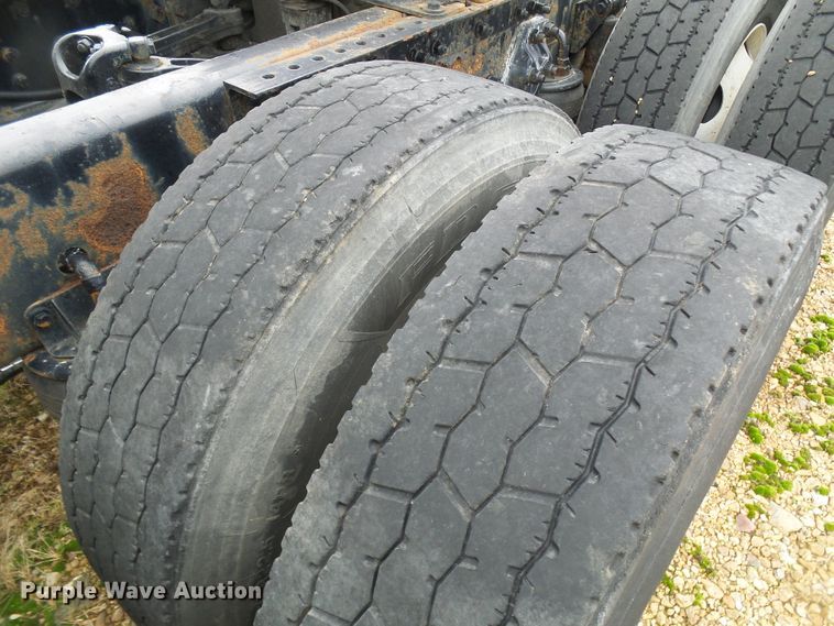 image for item DG5519 2007 Kenworth T600 semi truck