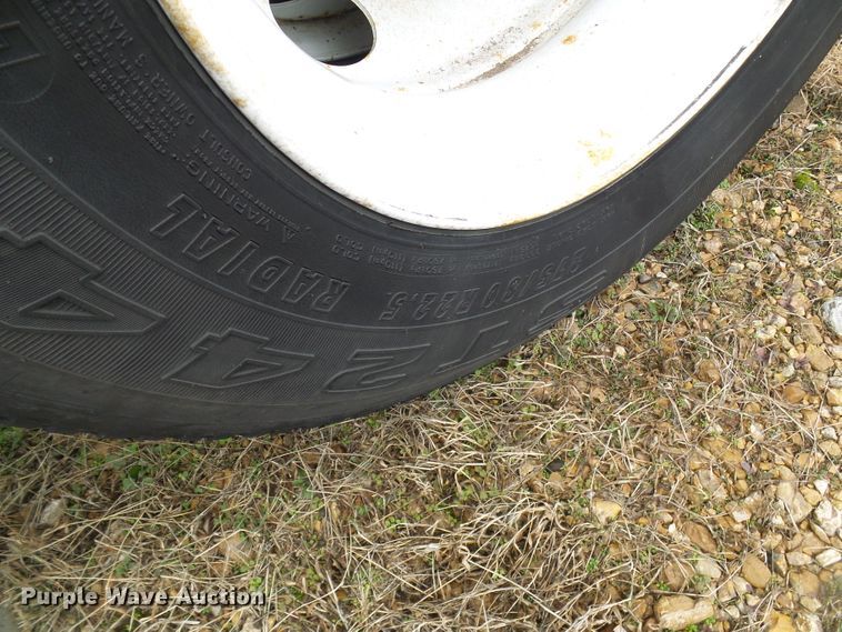 image for item DG5519 2007 Kenworth T600 semi truck