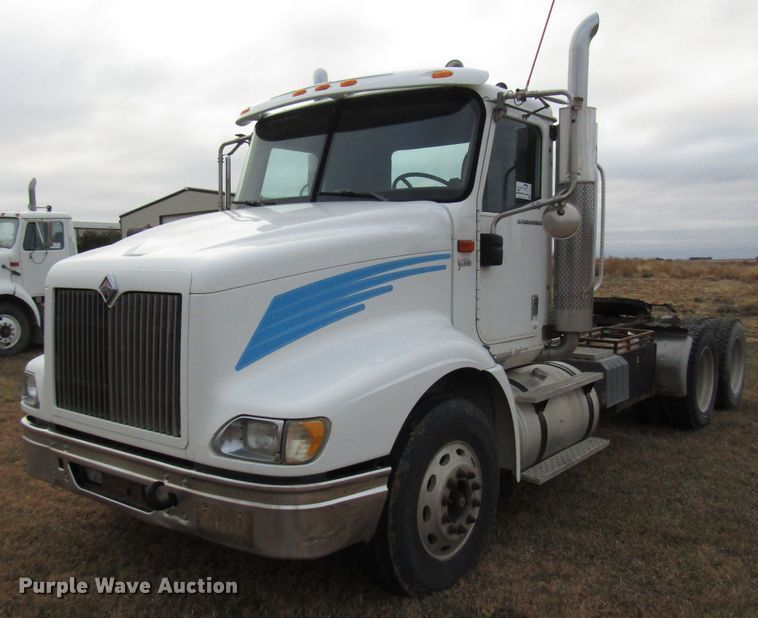 image for item DG6745 2005 International 9200 semi truck