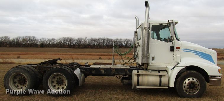 image for item DG6745 2005 International 9200 semi truck