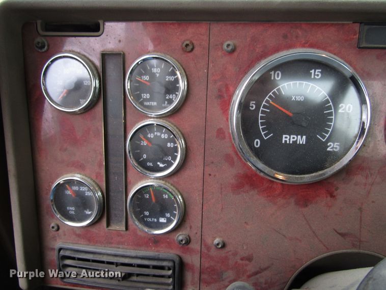 image for item DG6745 2005 International 9200 semi truck