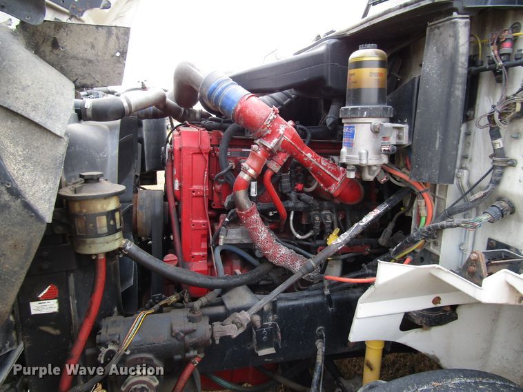 image for item DG6745 2005 International 9200 semi truck