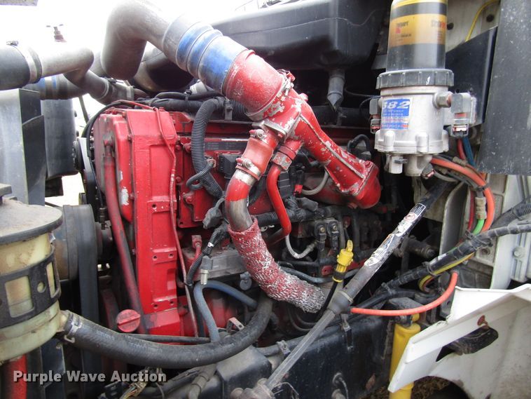 image for item DG6745 2005 International 9200 semi truck