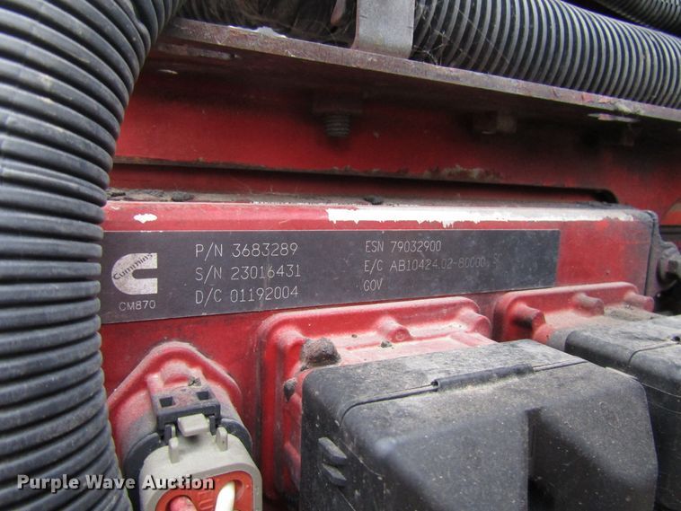 image for item DG6745 2005 International 9200 semi truck