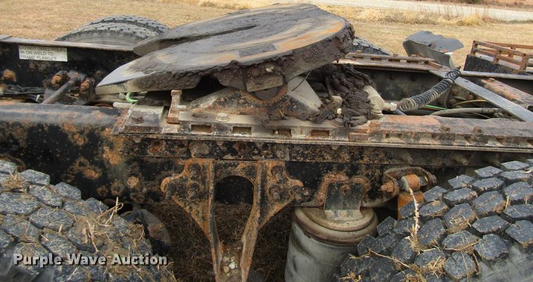 image for item DG6745 2005 International 9200 semi truck