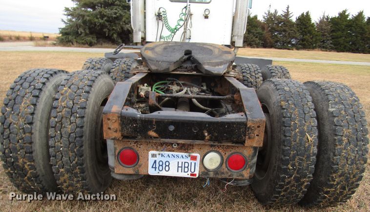 image for item DG6745 2005 International 9200 semi truck