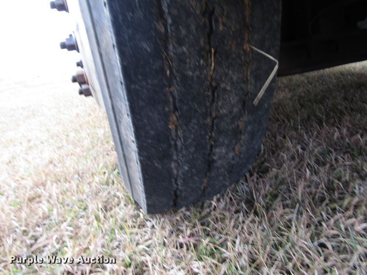 image for item DG6745 2005 International 9200 semi truck