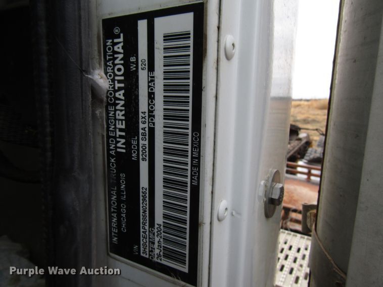 image for item DG6745 2005 International 9200 semi truck