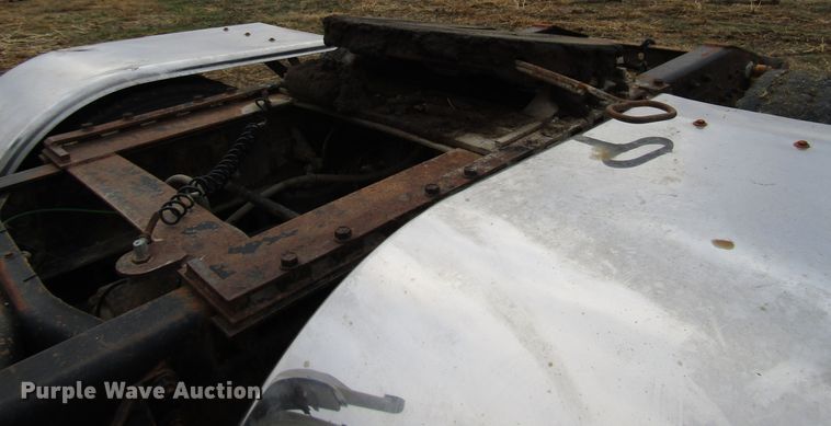 image for item DG6746 1996 International 8200 semi truck