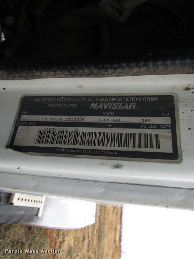 image for item DG6746 1996 International 8200 semi truck