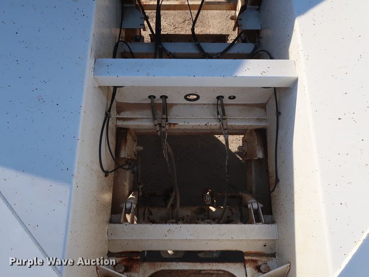 image for item DH0750 2008 Load King 2066-40-2 bottom dump trailer