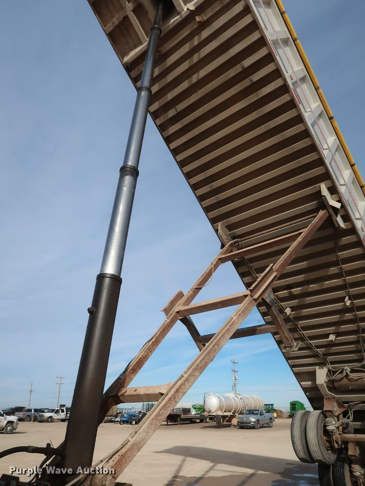 image for item DH0751 1998 R&A T-102 Ram end dump trailer