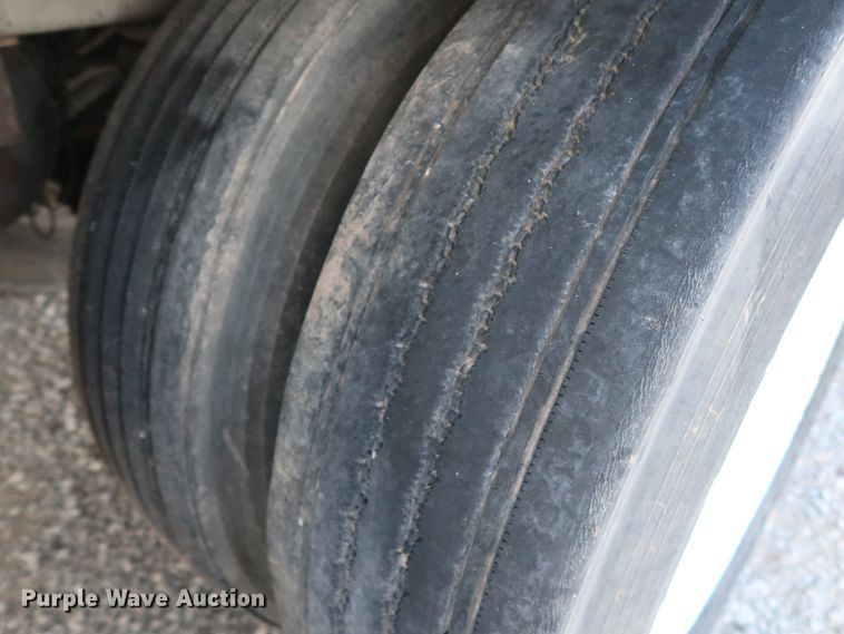 image for item DH0776 1998 Great Dane refrigerated van trailer