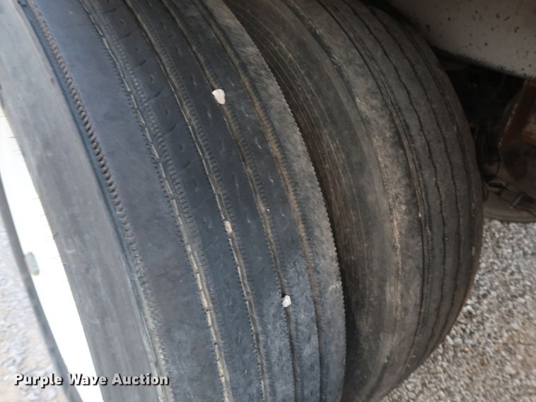 image for item DH0776 1998 Great Dane refrigerated van trailer