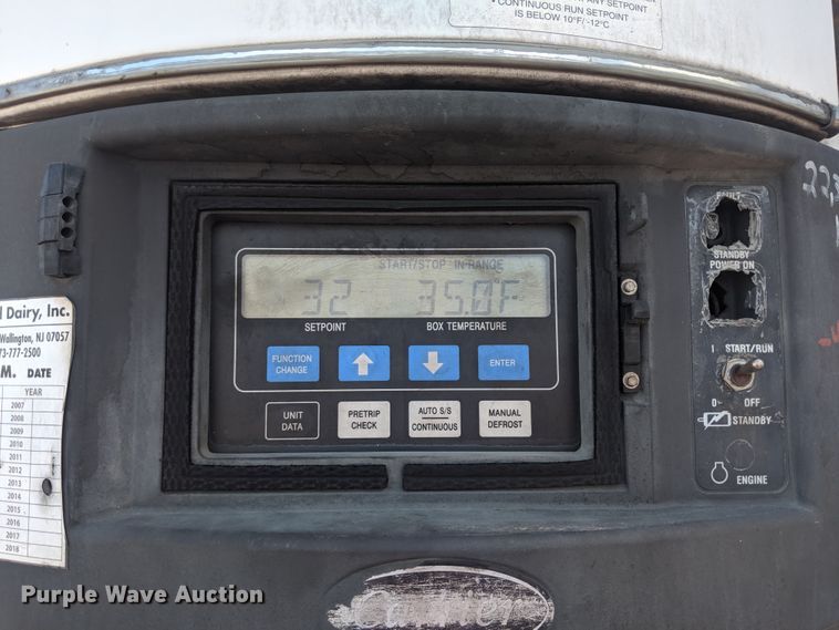 image for item DH0778 1998 Utility VS2R refrigerated van trailer