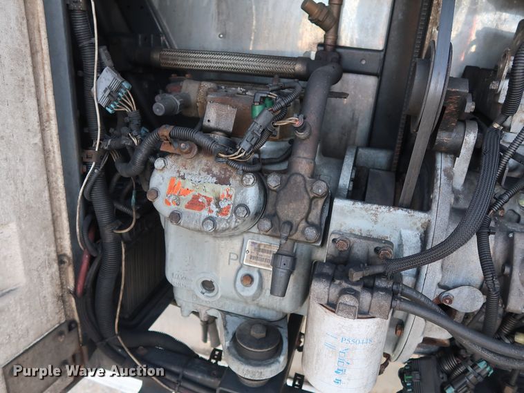 image for item DH0778 1998 Utility VS2R refrigerated van trailer