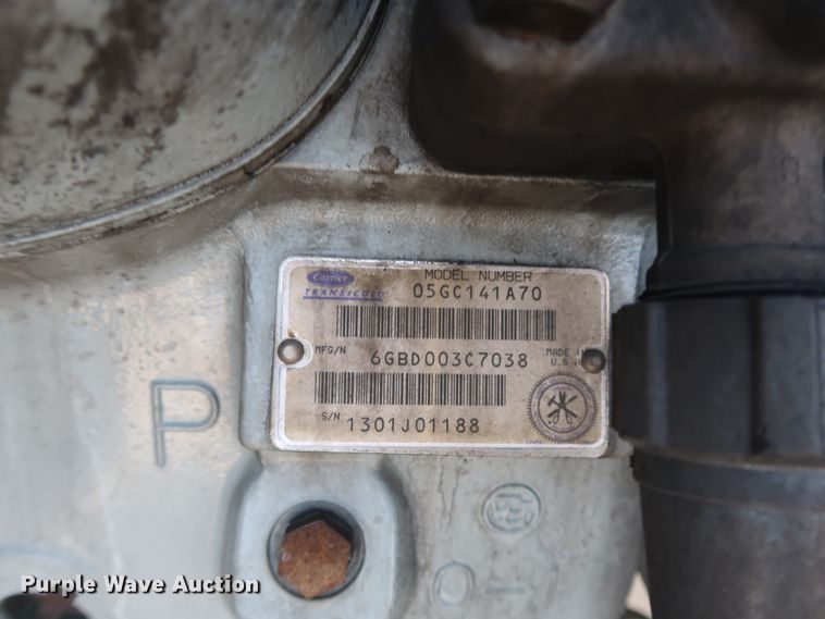 image for item DH0778 1998 Utility VS2R refrigerated van trailer