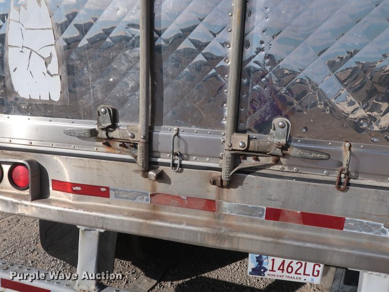 image for item DH0778 1998 Utility VS2R refrigerated van trailer