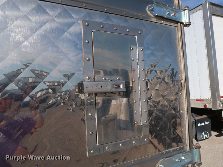 image for item DH0778 1998 Utility VS2R refrigerated van trailer