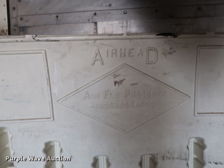 image for item DH0778 1998 Utility VS2R refrigerated van trailer