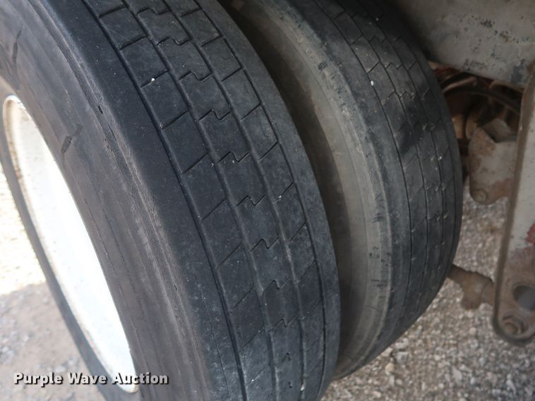 image for item DH0778 1998 Utility VS2R refrigerated van trailer