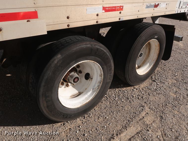 image for item DH0778 1998 Utility VS2R refrigerated van trailer