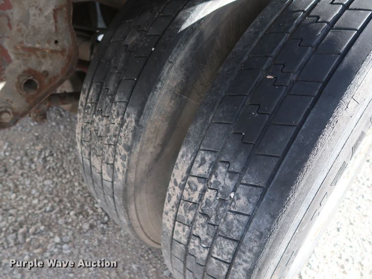 image for item DH0778 1998 Utility VS2R refrigerated van trailer