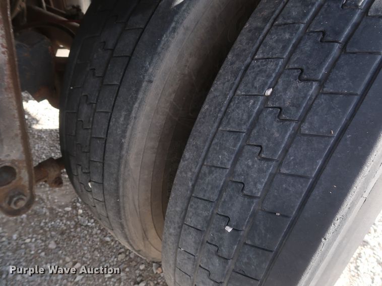 image for item DH0778 1998 Utility VS2R refrigerated van trailer