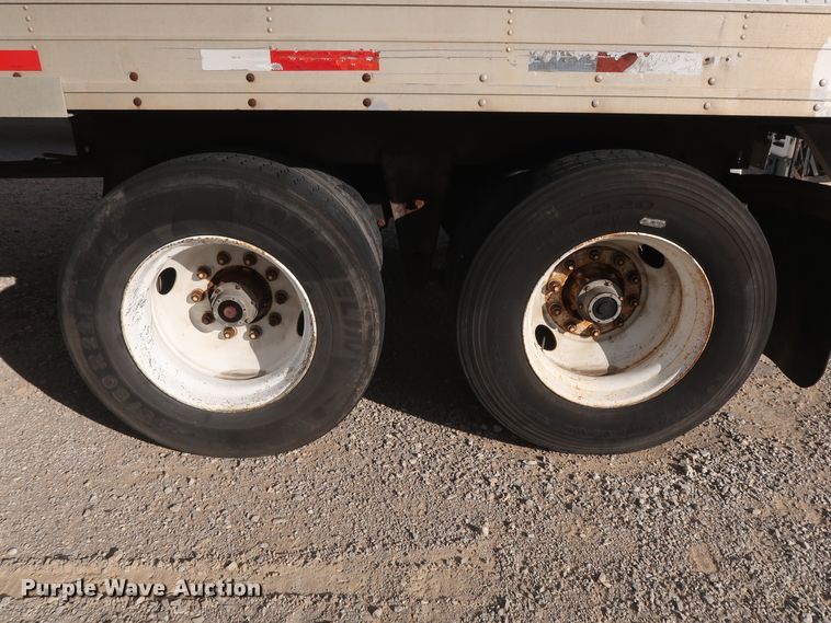image for item DH0778 1998 Utility VS2R refrigerated van trailer