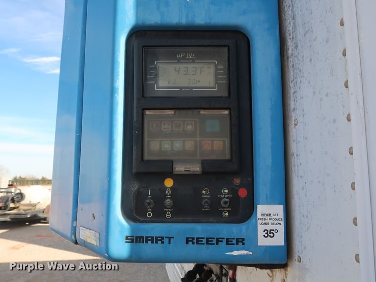 image for item DH0781 1996 Utility VS2R refrigerated van trailer