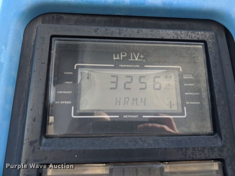 image for item DH0781 1996 Utility VS2R refrigerated van trailer