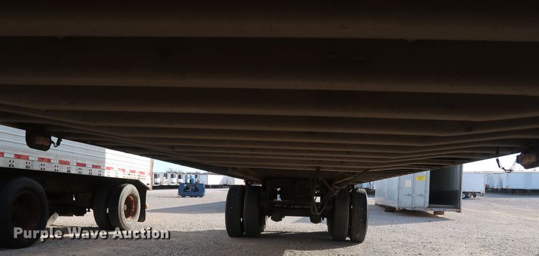 image for item DH0781 1996 Utility VS2R refrigerated van trailer