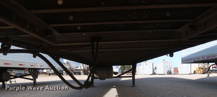 image for item DH0781 1996 Utility VS2R refrigerated van trailer