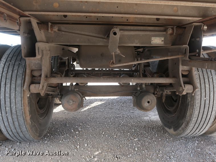 image for item DH0781 1996 Utility VS2R refrigerated van trailer