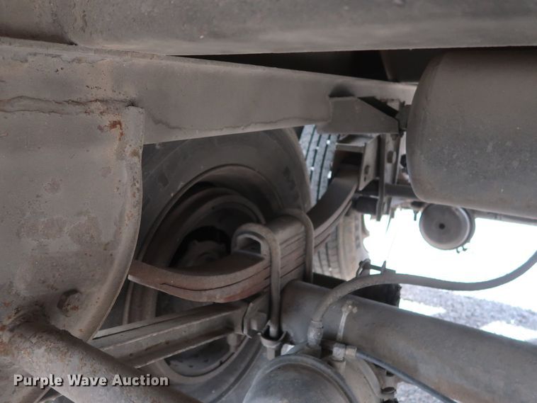 image for item DH0781 1996 Utility VS2R refrigerated van trailer