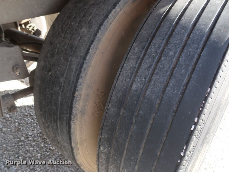 image for item DH0781 1996 Utility VS2R refrigerated van trailer