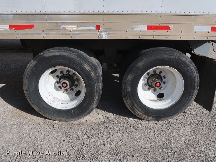 image for item DH0781 1996 Utility VS2R refrigerated van trailer