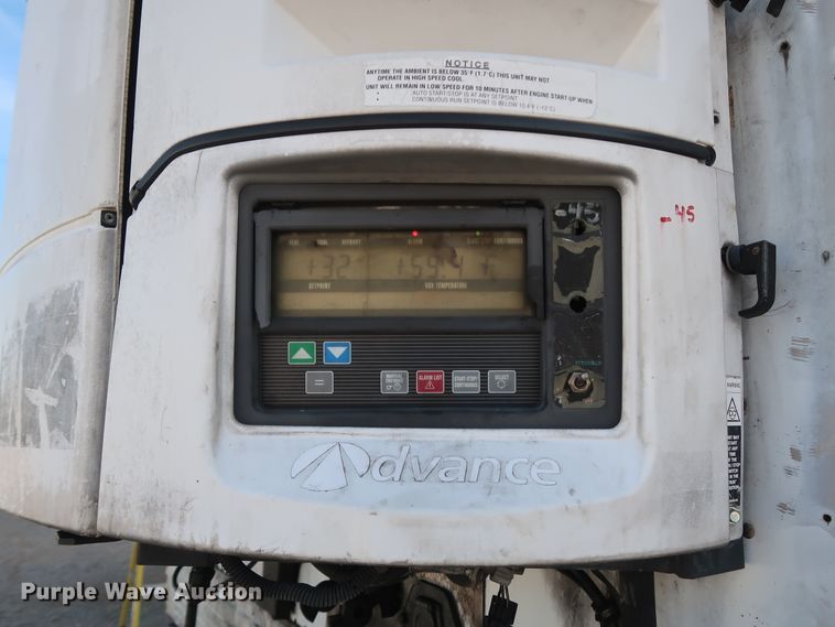 image for item DH0782 1999 Utility VS2R refrigerated van trailer