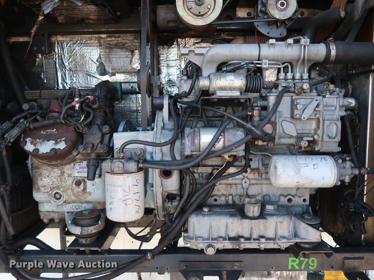 image for item DH0782 1999 Utility VS2R refrigerated van trailer