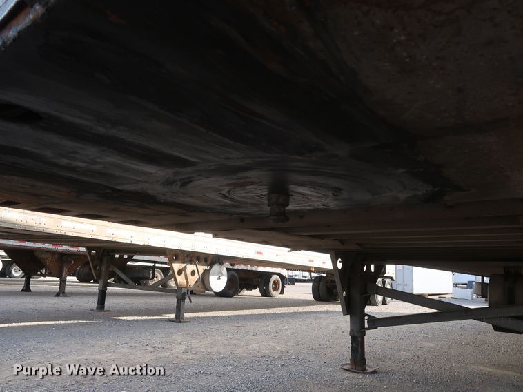 image for item DH0782 1999 Utility VS2R refrigerated van trailer