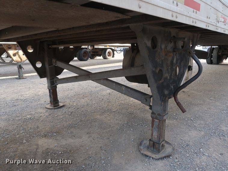 image for item DH0782 1999 Utility VS2R refrigerated van trailer