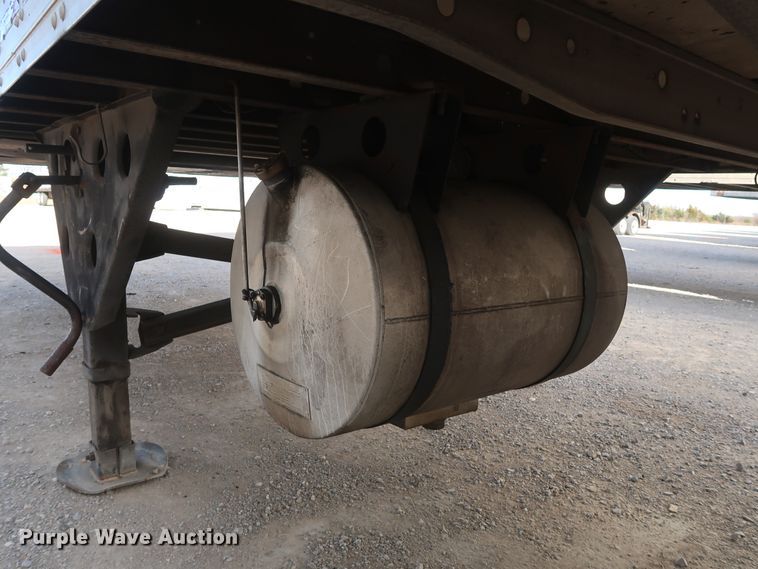 image for item DH0782 1999 Utility VS2R refrigerated van trailer