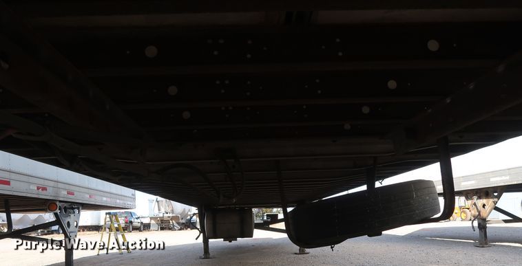 image for item DH0782 1999 Utility VS2R refrigerated van trailer