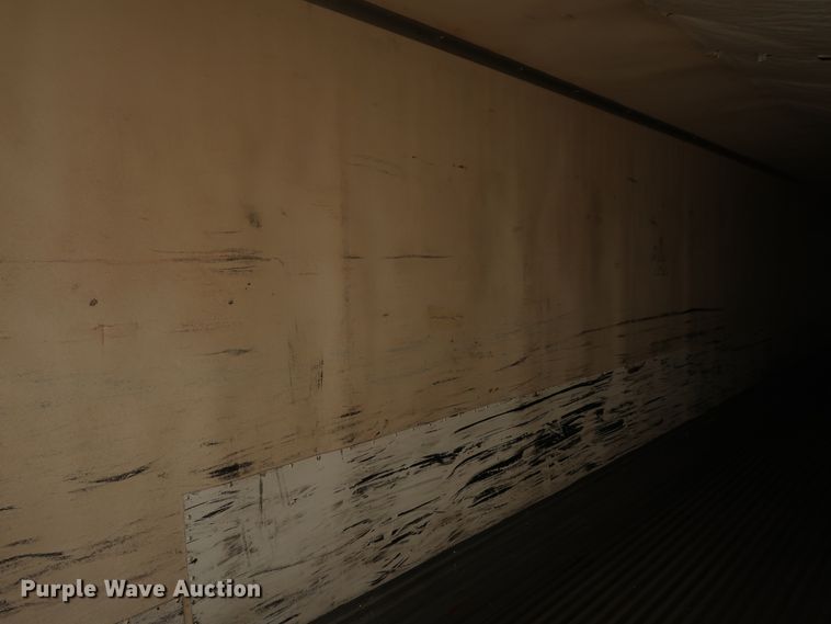 image for item DH0782 1999 Utility VS2R refrigerated van trailer