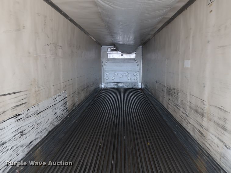 image for item DH0782 1999 Utility VS2R refrigerated van trailer