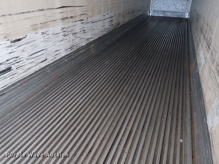 image for item DH0782 1999 Utility VS2R refrigerated van trailer