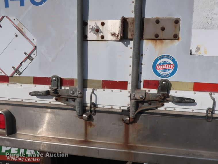 image for item DH0782 1999 Utility VS2R refrigerated van trailer