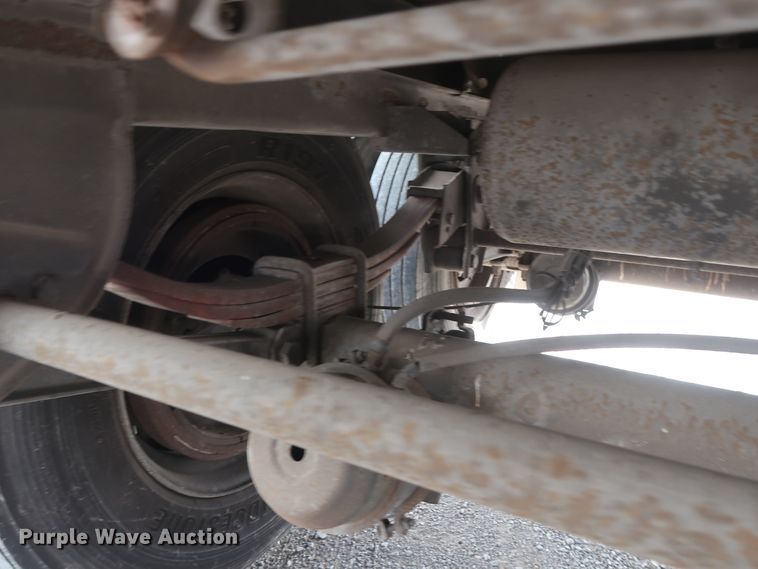 image for item DH0782 1999 Utility VS2R refrigerated van trailer