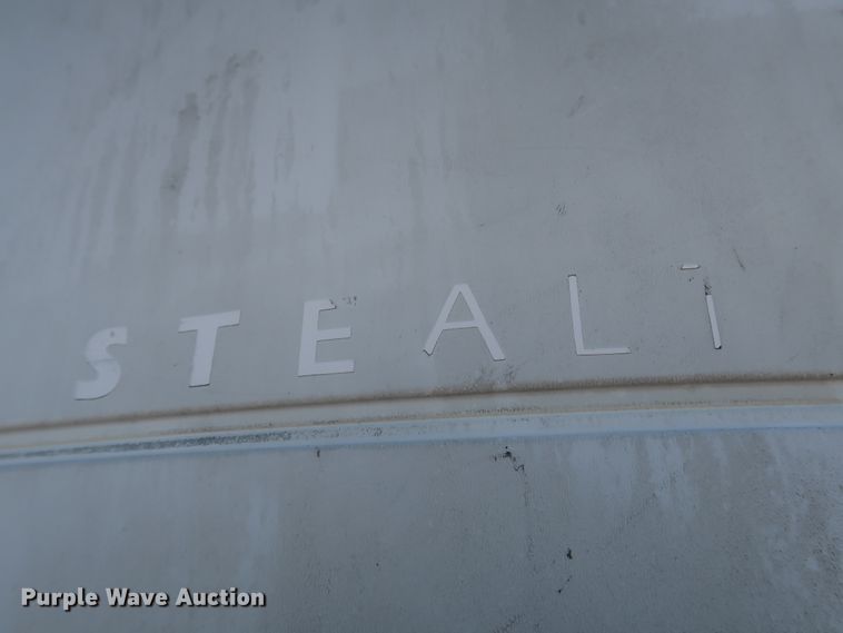 image for item DH0782 1999 Utility VS2R refrigerated van trailer