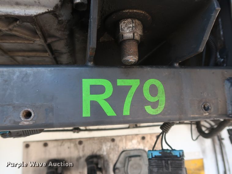 image for item DH0782 1999 Utility VS2R refrigerated van trailer